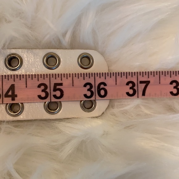 Vintage white leather 36” belt in great condition - Picture 8 of 10